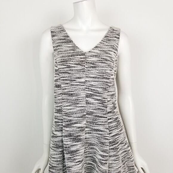 The Limited Womens Size Small Black & White V Neck Sleeveless Fit & Flare Dress - Picture 2 of 6